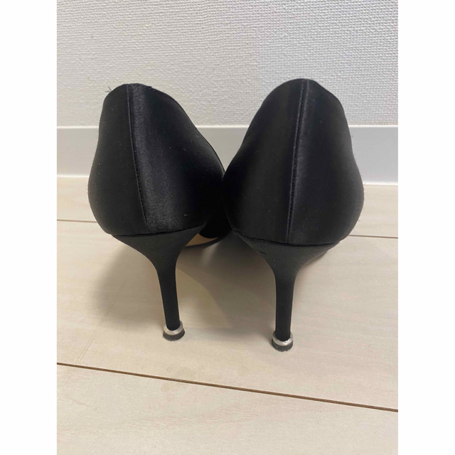 新品同様】MANOLOBLAHNIK マノロブラニク ハンギシ ブラック 35 新品同様】MANOLOBLAHNIK マノロブラニク ハンギシ ブラック 35