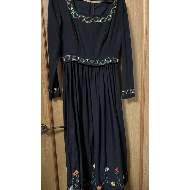 Grimoire 70s vintage embroidery dress