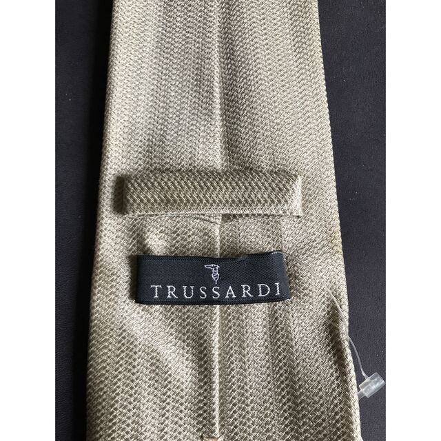 Trussardi(トラサルディ)のトラサルディ　ベージュ シンプル　新品同様　TRUSSARDI メンズのファッション小物(ネクタイ)の商品写真