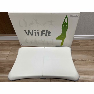 ニンテンドウ(任天堂)の美品　Wii ニンテンドーＷｉｉフィット　Wii Fit(家庭用ゲーム機本体)