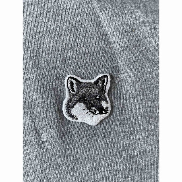 MAISON KITSUNE'(メゾンキツネ)の美品✨メゾン キツネ グレーフォックス　フーディー レディースのトップス(トレーナー/スウェット)の商品写真