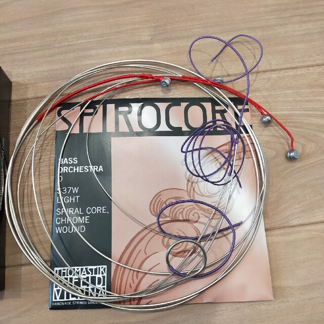 コントラバス　弦　SPIROCORE ・elixirエレキベース弦セット 楽器のベース(弦)の商品写真
