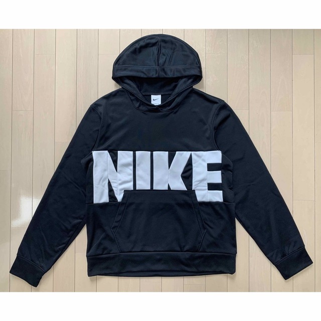 NIKE(ナイキ)の【新品M】NIKEナイキ デカロゴパーカー◆バスケット◆サーマフィット◆メンズ黒 メンズのトップス(パーカー)の商品写真