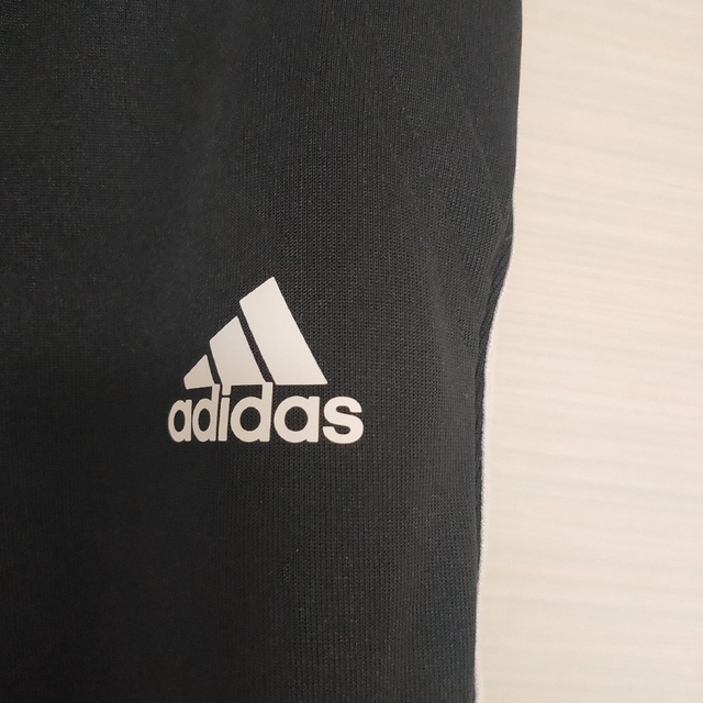adidas(アディダス)の[アディダス] ジャージボトム キッズ トラックスーツ パンツ ブラックJ130 キッズ/ベビー/マタニティのキッズ服男の子用(90cm~)(パンツ/スパッツ)の商品写真