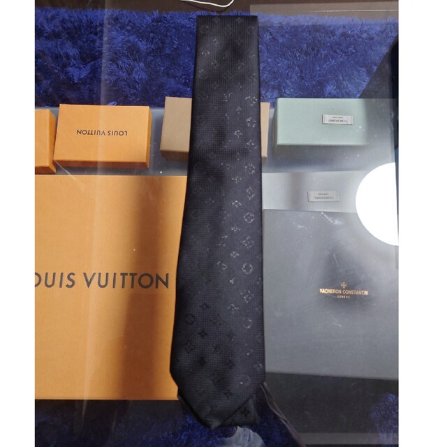 LOUIS VUITTON(ルイヴィトン)のルイヴィトン ネクタイ クラヴァット・モノグラムシック 8CM ラメ入り黒 メンズのファッション小物(ネクタイ)の商品写真