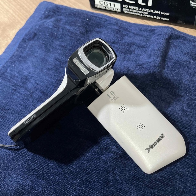 SANYO Xacti デジタルムービーカメラ DMX-CG11(W) SANYO Xacti デジタルムービーカメラ DMX-CG11(W)