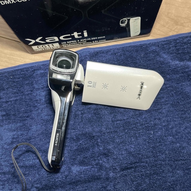 SANYO Xacti デジタルムービーカメラ DMX-CG11(W) SANYO Xacti デジタルムービーカメラ DMX-CG11(W)