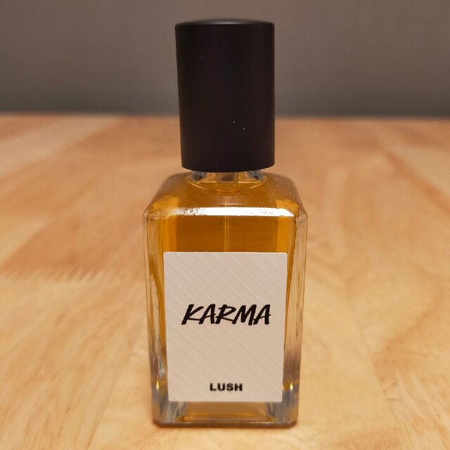 LUSH(ラッシュ)のラッシュ　LUSH KARMA カルマ　パフューム　２セット コスメ/美容の香水(香水(女性用))の商品写真