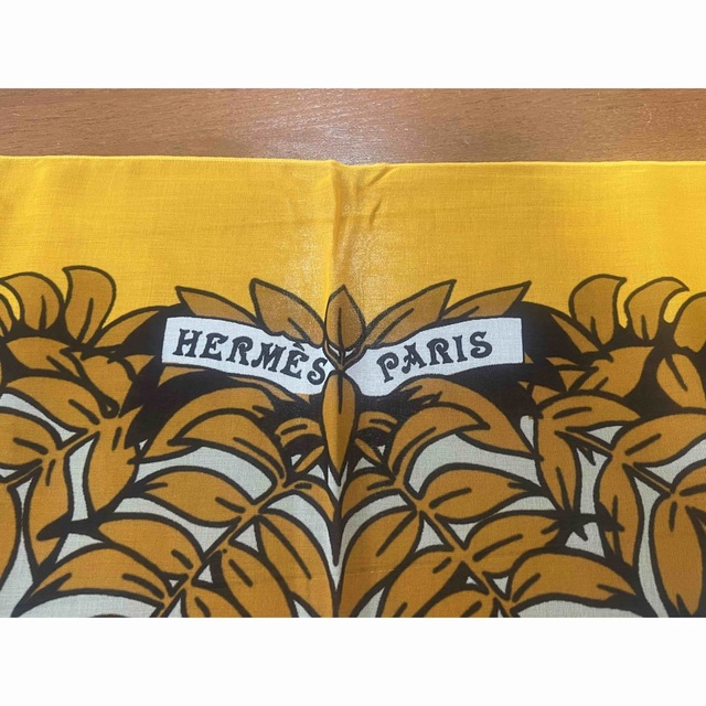 Hermes(エルメス)の本日限定【ポイント還元】エルメス 虎 トラ スカーフ  イエロー HERMES レディースのファッション小物(バンダナ/スカーフ)の商品写真