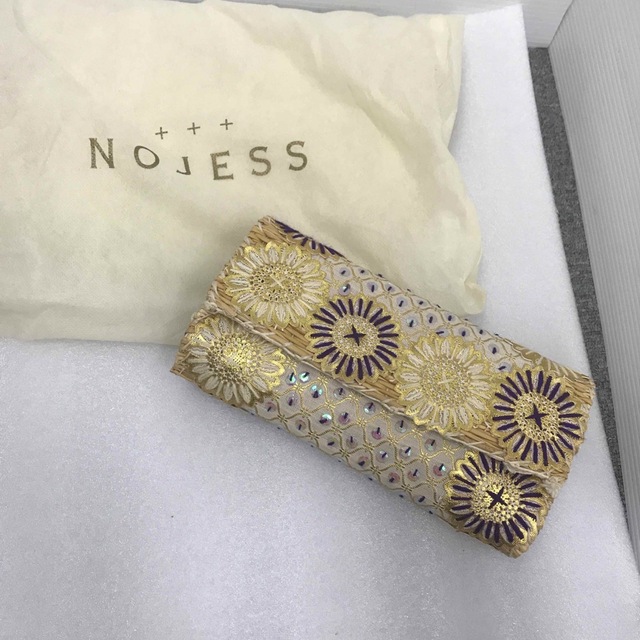 NOJESS(ノジェス)のノジェス　結婚式　モロッコ製 レディースのバッグ(ハンドバッグ)の商品写真