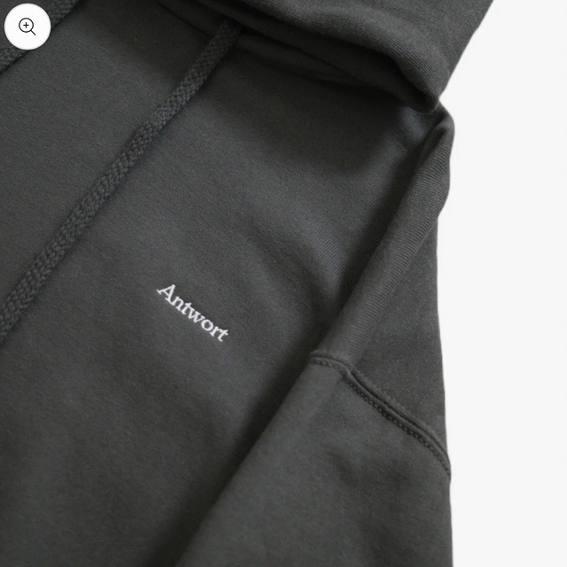 1LDK SELECT(ワンエルディーケーセレクト)の新品 Antwort SIGNATURE HOODIE GREY size：L メンズのトップス(パーカー)の商品写真