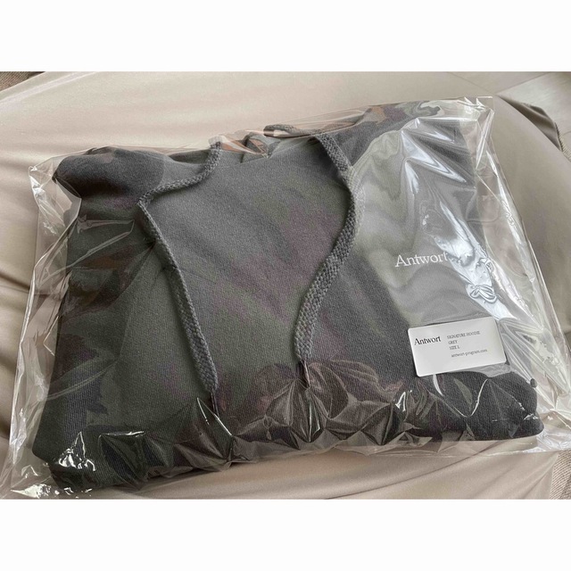 1LDK SELECT(ワンエルディーケーセレクト)の新品 Antwort SIGNATURE HOODIE GREY size：L メンズのトップス(パーカー)の商品写真