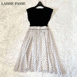 レッセパッセ(LAISSE PASSE)のレッセパッセ　ワンピース　ドッキング　ニット　フレア　Aライン　袖花刺繍　黒(ひざ丈ワンピース)