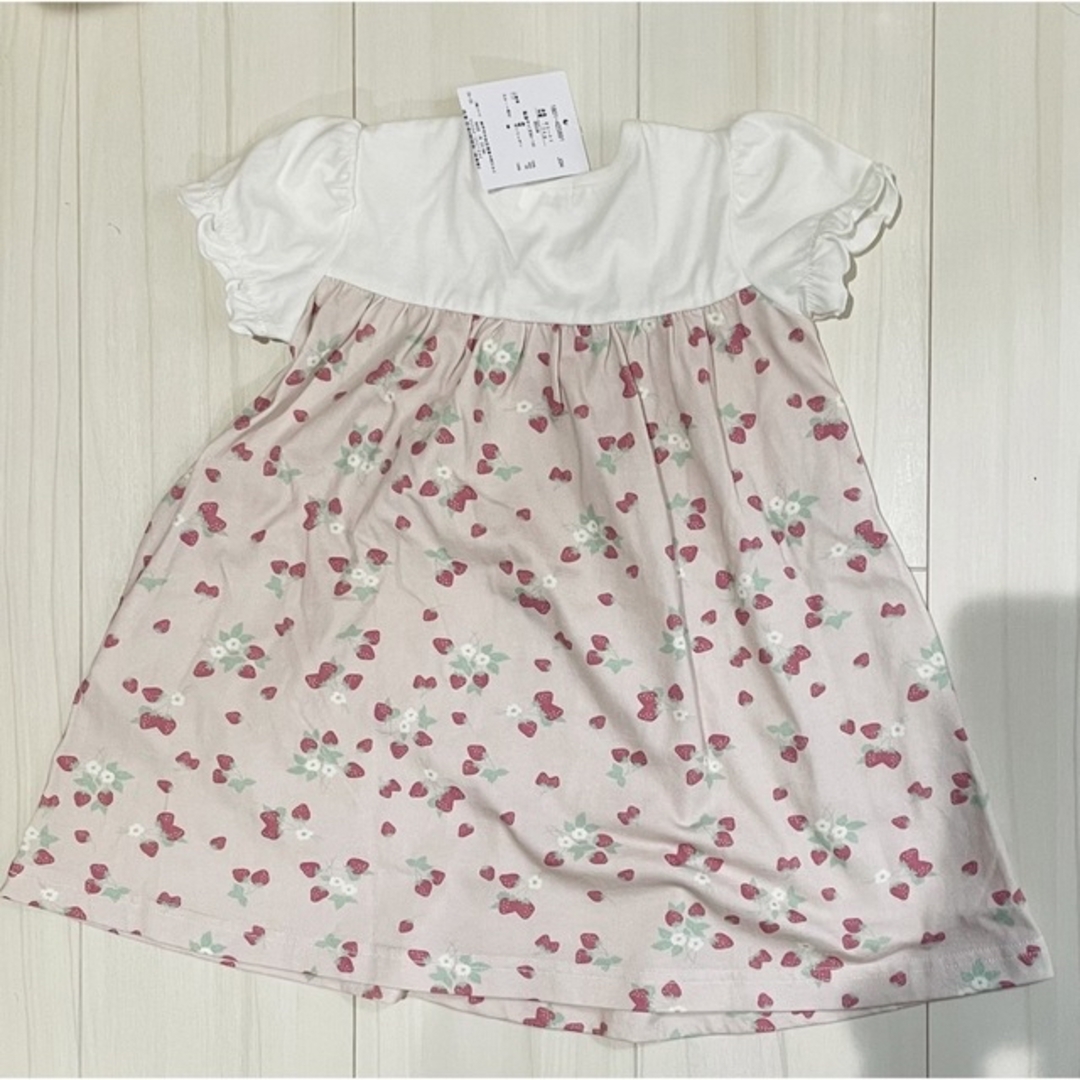 BeBe(ベベ)の新品未使用  SLAP SLIP   いちご  ワンピース  90 キッズ/ベビー/マタニティのキッズ服女の子用(90cm~)(ワンピース)の商品写真