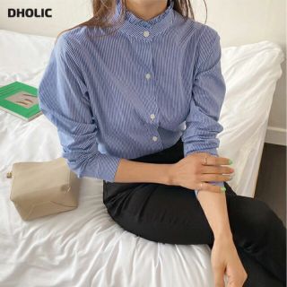 ディーホリック(dholic)のフリルネックストライプシャツシャツ　ブルー(シャツ/ブラウス(長袖/七分))