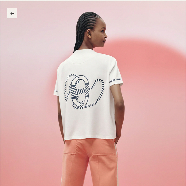 Hermes(エルメス)のSS1様専用新品未使用　Tシャツ ボクシーフィット 《カルトゥッシュ》 レディースのトップス(Tシャツ(半袖/袖なし))の商品写真