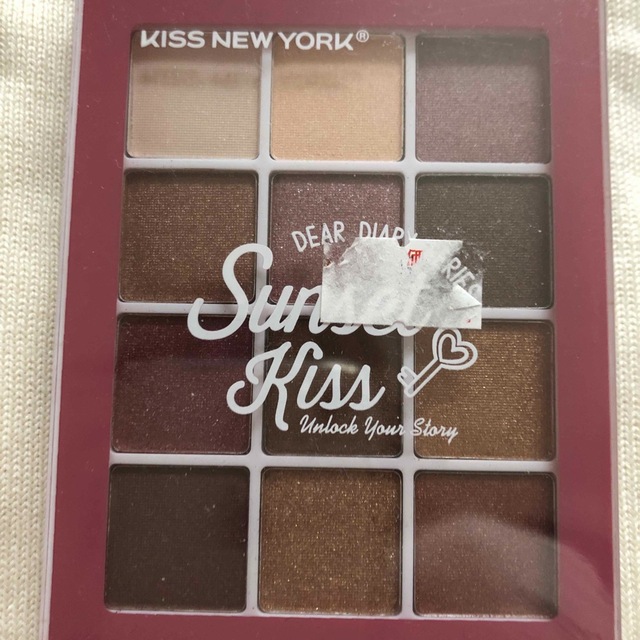 KISS NEWYORK(キスニューヨーク)のKISS NEW YORK   アイシャドウサンセットキス　12色 コスメ/美容のベースメイク/化粧品(アイシャドウ)の商品写真
