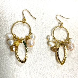 ハンドメイドアクセサリー ピアス ゴールド(ピアス)