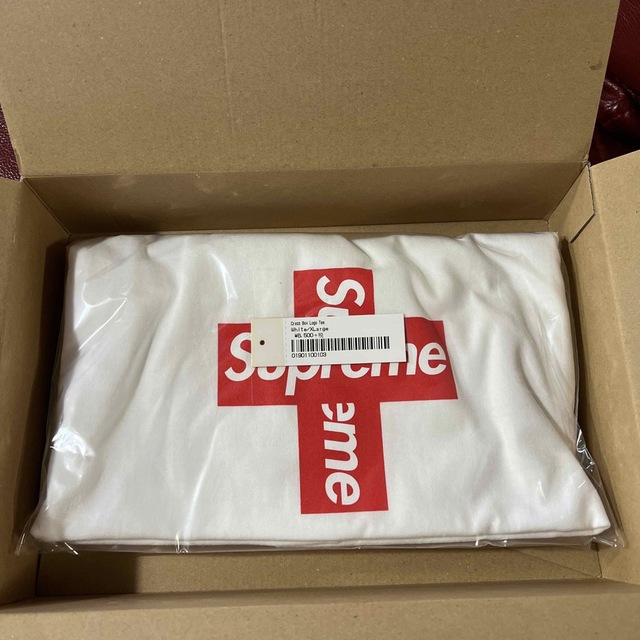 Supreme(シュプリーム)のsupreme クロスボックスロゴ Tシャツ メンズのトップス(Tシャツ/カットソー(半袖/袖なし))の商品写真
