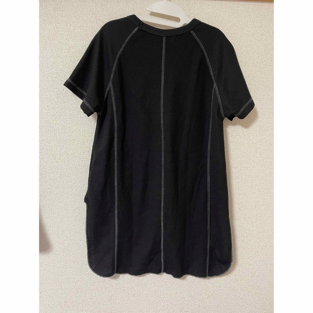 ROSE BUD(ローズバッド)のROSEBUD 黒Tシャツ レディースのトップス(Tシャツ(半袖/袖なし))の商品写真