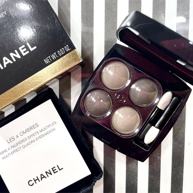 CHANEL(シャネル)の【美品】シャネル　レキャトルオンブル　322 ブラーリーグレイ コスメ/美容のベースメイク/化粧品(アイシャドウ)の商品写真