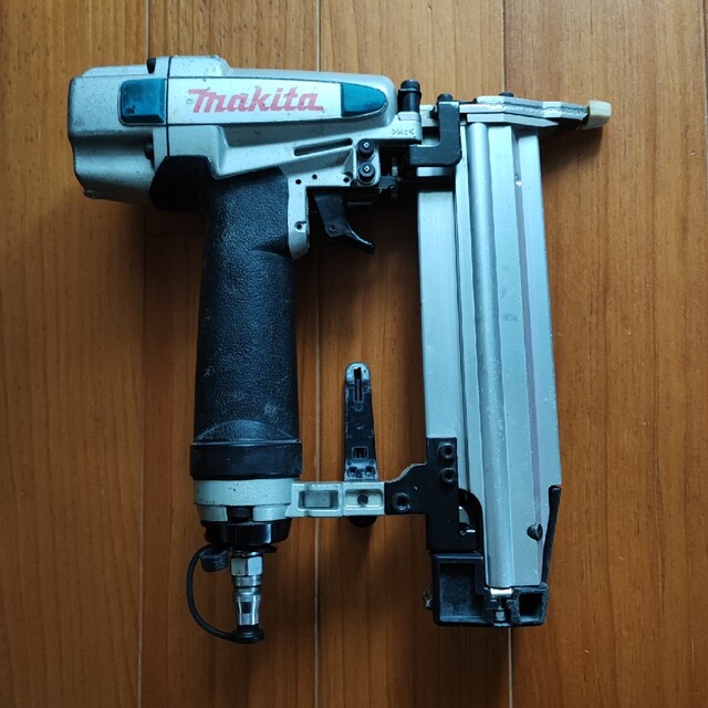 makita マキタ 常圧 仕上げ 釘打機 AF502N フィニッシュネイラ makita マキタ 常圧 仕上げ 釘打機 AF502N フィニッシュネイラ