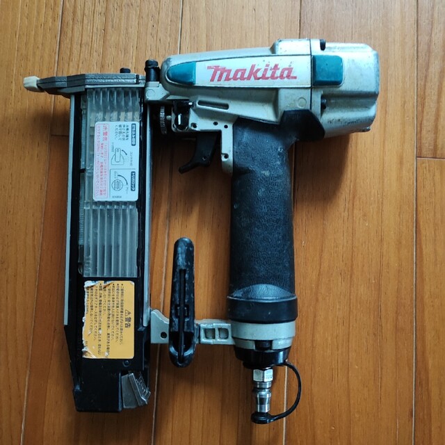 makita マキタ 常圧 仕上げ 釘打機 AF502N フィニッシュネイラ makita マキタ 常圧 仕上げ 釘打機 AF502N フィニッシュネイラ