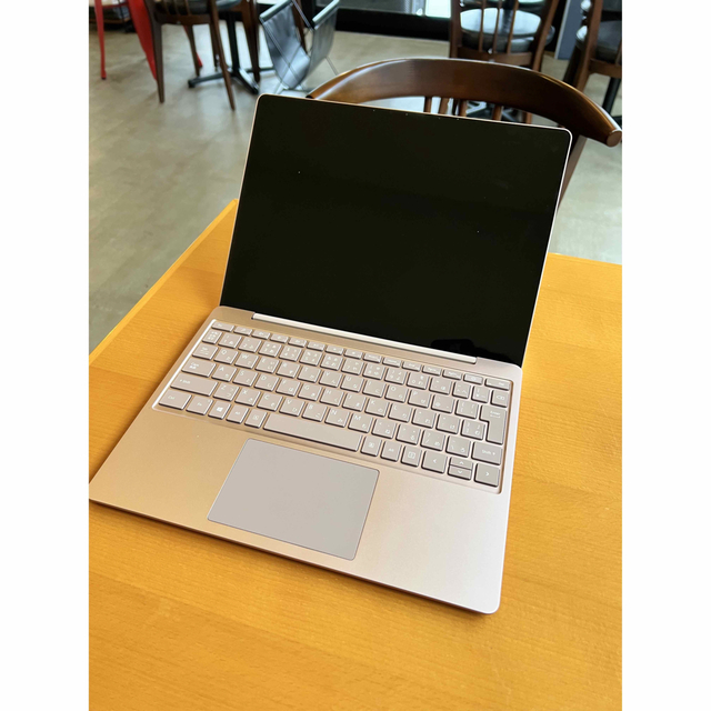 【美品】Surface Laptop Go Core i5/8GB/128GB 1