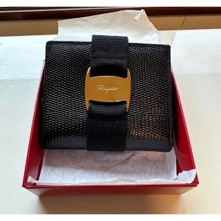 サルヴァトーレフェラガモ(Salvatore Ferragamo)のフェラガモ ヴァラリボン 二つ折り 財布　ブラック　保存箱付き(財布)