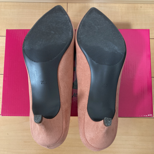 GU(ジーユー)のGU マシュマロポインテッドパンプス ピンク 25cm レディースの靴/シューズ(ハイヒール/パンプス)の商品写真