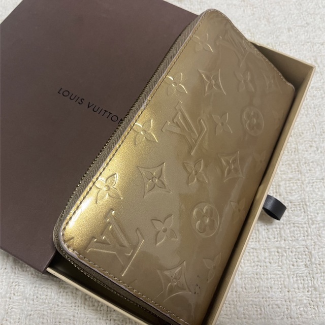 値引き】LOUIS VUITTON ヴェルニ ラウンドジップウォレット 長財布