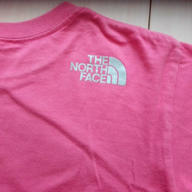 THE NORTH FACE(ザノースフェイス)のTHE NORTH FACE　ノースフェイス　女の子　Ｔシャツ　150cm キッズ/ベビー/マタニティのキッズ服女の子用(90cm~)(Tシャツ/カットソー)の商品写真