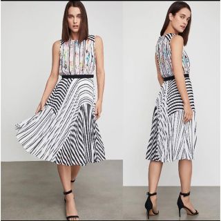 ビーシービージーマックスアズリア(BCBGMAXAZRIA)のBCBG ワンピース　膝丈　美品(ひざ丈ワンピース)