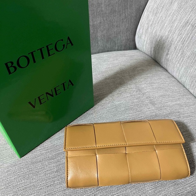 ほぼ新品 Bottega Veneta フラップウォレット 値下げ努力します！ 今年 