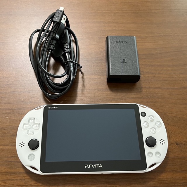 psvita (PCH-2000 ZA22) 白　ソフト2本セットff10