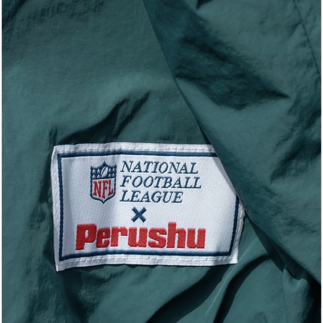 Perushu × NFL コラボ中綿フードブルゾン メンズのジャケット/アウター(ブルゾン)の商品写真