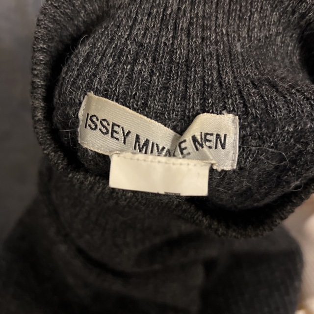 ISSEY MIYAKE MEN(イッセイミヤケメン)のISSEY MIYAKE MEN sampleニット メンズのトップス(ニット/セーター)の商品写真