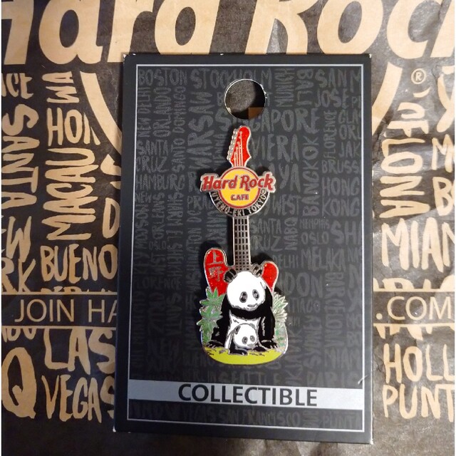 Hard Rock CAFE(ハードロックカフェ)の未使用★ハードロックカフェ 　上野　ピンバッジ 　パンダ親子　ギター　赤 エンタメ/ホビーのコレクション(その他)の商品写真