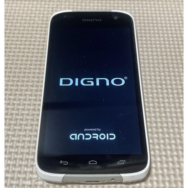 京セラ(キョウセラ)のDIGNO T 302KC WHITE スマホ/家電/カメラのスマートフォン/携帯電話(スマートフォン本体)の商品写真