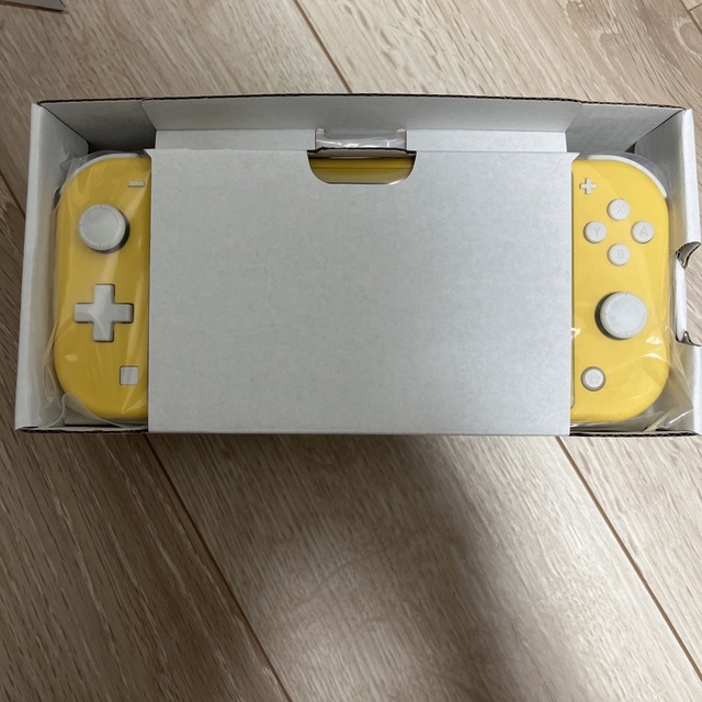 Nintendo Switch Lite イエロー 4