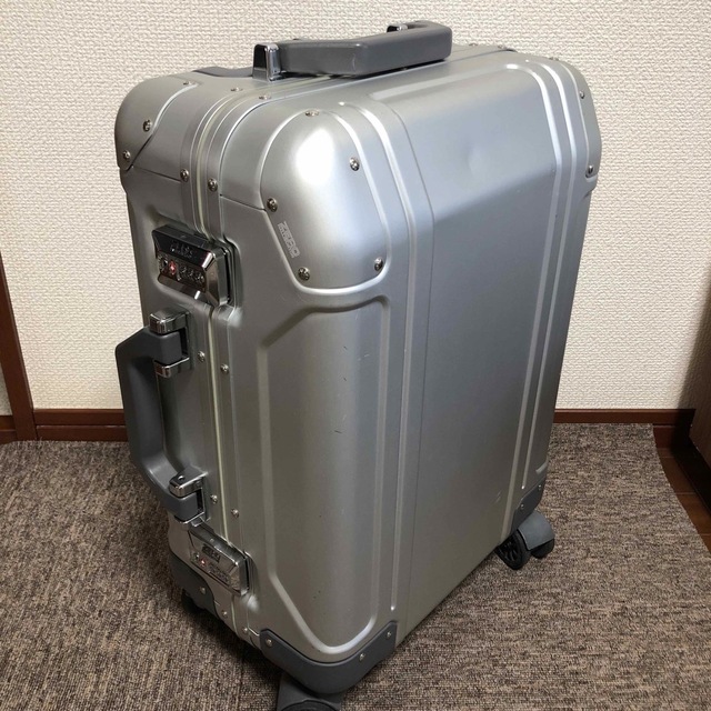 17700円現在在庫あり 直売激安 ゼロハリバートン スーツケース 4輪 19