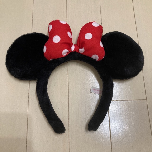 Disney(ディズニー)のディズニー　ミニー　カチューシャ レディースのヘアアクセサリー(カチューシャ)の商品写真