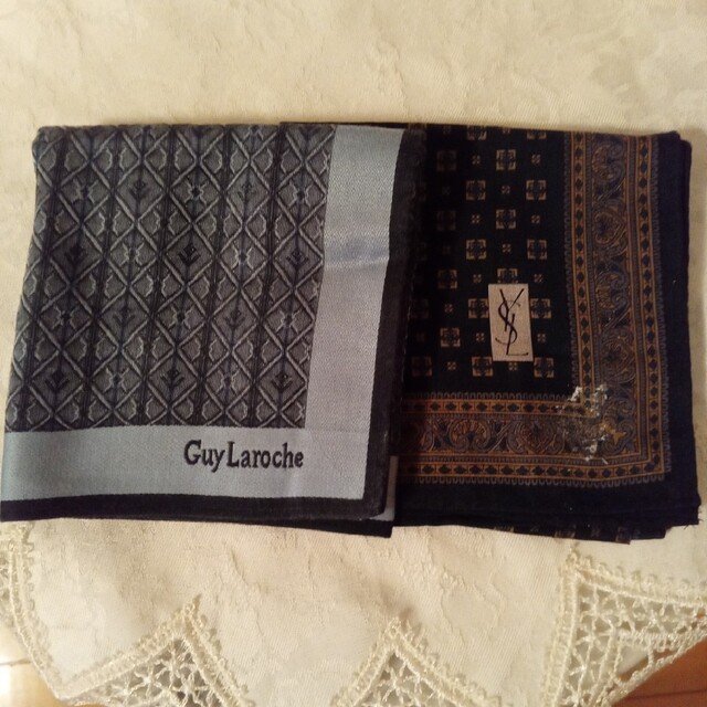 Guy Laroche(ギラロッシュ)の雪うさぎ様専用　　新品紳士ハンカチ メンズのファッション小物(ハンカチ/ポケットチーフ)の商品写真