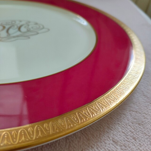 NARUMI(ナルミ)のナルミ プレートセット ホワイト ピンク ゴールド インテリア/住まい/日用品のキッチン/食器(食器)の商品写真