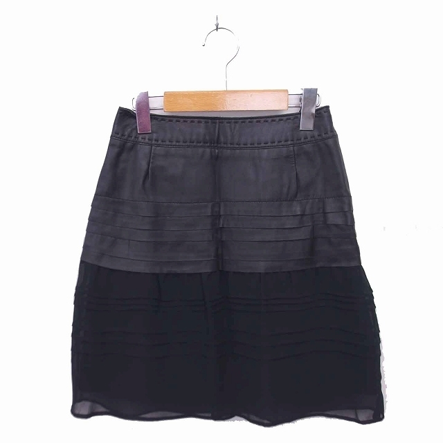 INDIVI(インディヴィ)のインディヴィ 台形 スカート ミニ 切替 レザー 羊革 薄手 36 黒 レディースのスカート(ミニスカート)の商品写真