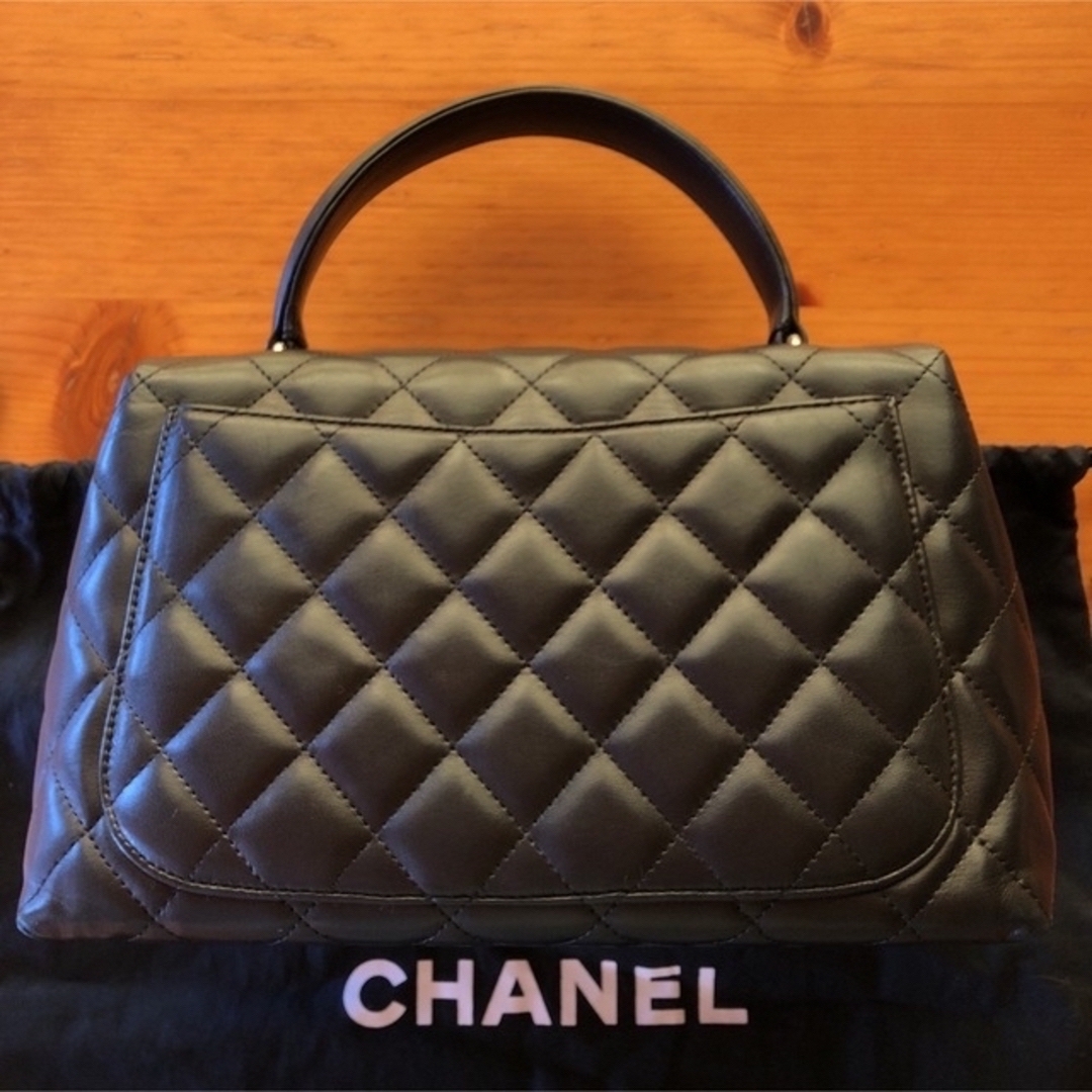 CHANEL(シャネル)のT iArA様専用❣️CHANEL ココハンドル🌹ブラック26cm✨ レディースのバッグ(ハンドバッグ)の商品写真