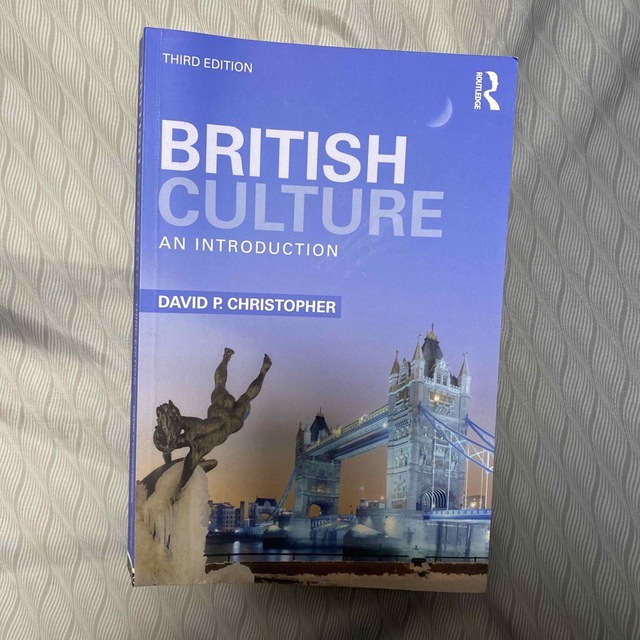 British Culture: An Introduction エンタメ/ホビーの本(洋書)の商品写真