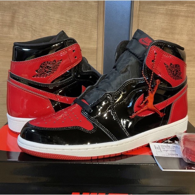 NIKE AIR JORDAN 1 RETRO HIGH パテントブレッド 28