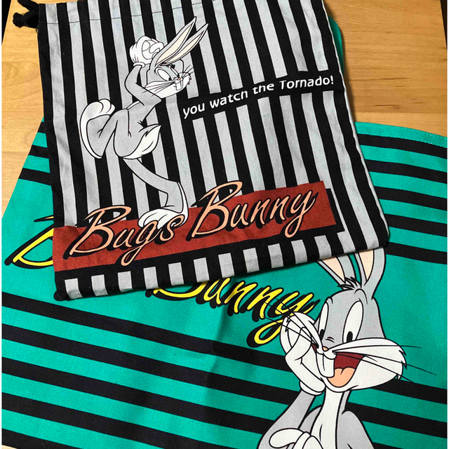 【Bugs Bunny】セット商品 手さげカバンと巾着袋 キッズ/ベビー/マタニティのこども用バッグ(レッスンバッグ)の商品写真