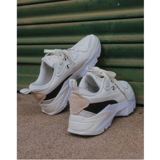 アメリヴィンテージ(Ameri VINTAGE)の【新品】AMERI VINTAGE × puma オーキッド スニーカー(スニーカー)